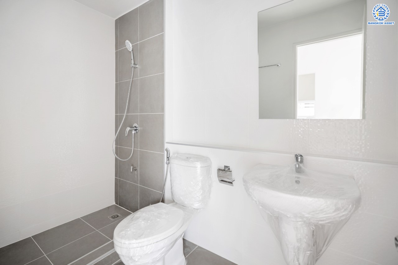 บ้านมือสองตกแต่งใหม่ ม.พลีโน่ ปิ่นเกล้า-ราชพฤกษ์ ทาวน์เฮ้าส์ 2 ชั้นหลังมุม เนื้อที่ 29.2 ตร.ว. ฟังก์ชันจัดเต็ม 3 ห้องนอน 2 ห้องน้ำ จอดรถได้ 1 คัน พร้อมพื้นที่ใช้สอย 148 ตร.ม. การเดินทางสะดวก ใกล้วงเวียนพระรามห้า, The Walk และจุดขึ้นทางด่วน "ศรีรัช"